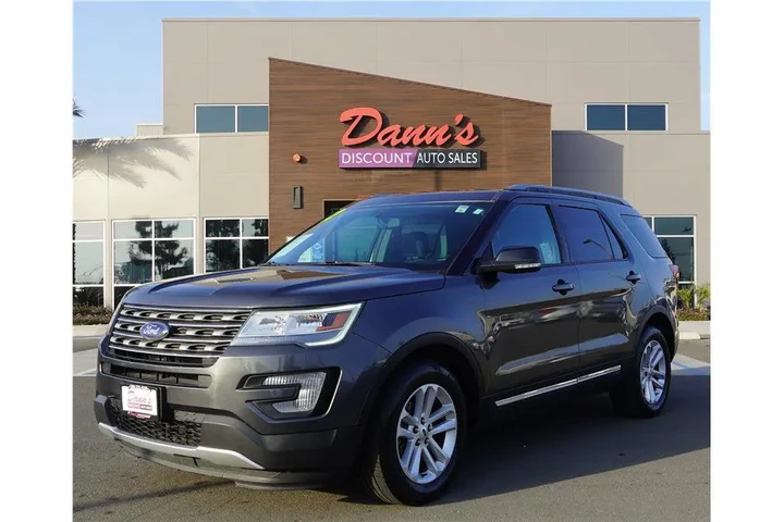 $19984 : 2017 Explorer XLT image 1