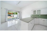 $2100 : 2 Bedroom 2Bath in westchester thumbnail