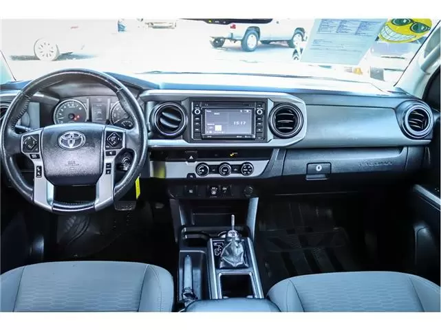 2018 Toyota Tacoma Double image 3