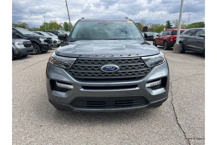 $37615 : Ford Explorer 2024 AWD XLT 4 image 2