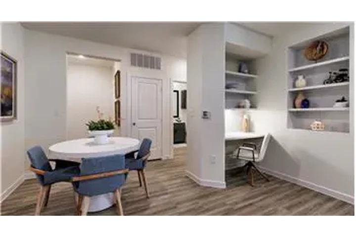 $1660 : Rental property with 1 bedro image 6