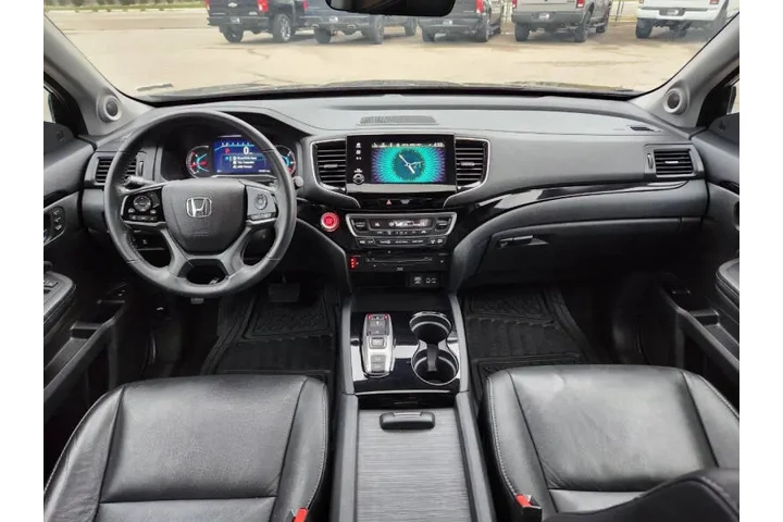 $24975 : 2020 Pilot Touring w/Rear Cap image 4