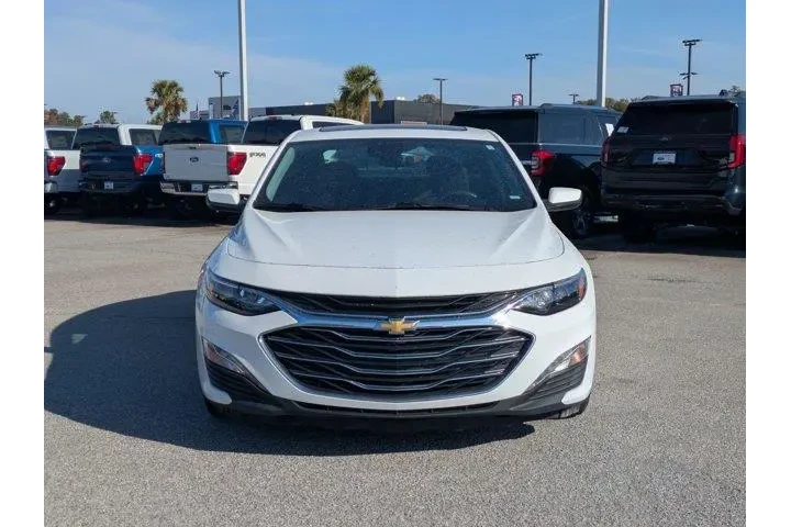 $17995 : Chevrolet Malibu 2023 LT 4dr image 2