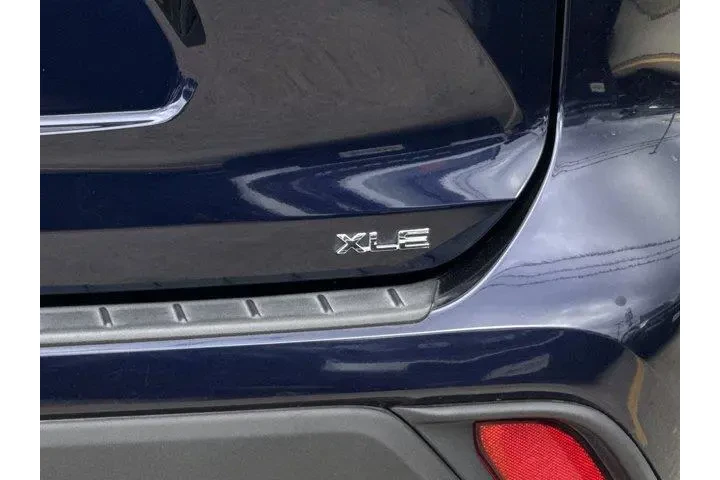 $35141 : Toyota Highlander 2023 LE 4d image 7