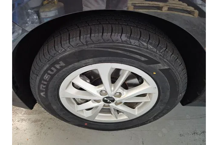 $30591 : Kia Carnival 2024 LX 4dr Min image 10