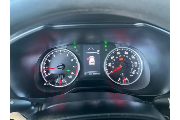 Toyota RAV4 2021 XLE 4dr SUV image 10