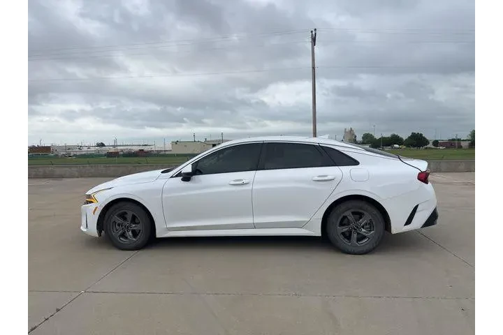 $15276 : Kia K5 2023 LXS 4dr Sedan image 8