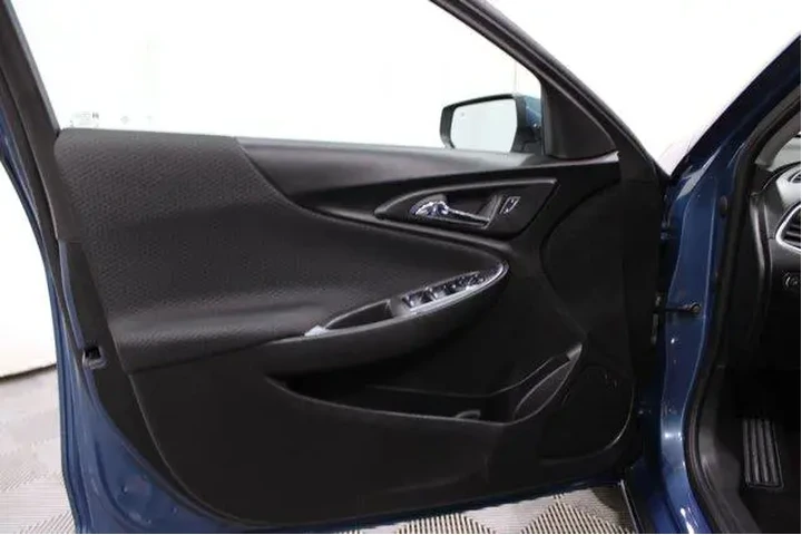 $20988 : Chevrolet Malibu 2025 LS 4dr image 6