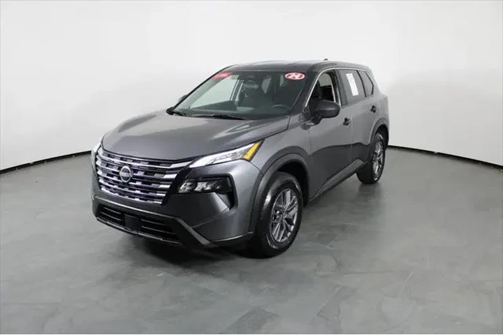 $15603 : Nissan Rogue 2024 S 4dr Cros image 2