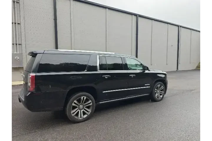 $30790 : GMC Yukon XL 2019 4x4 Denali image 3