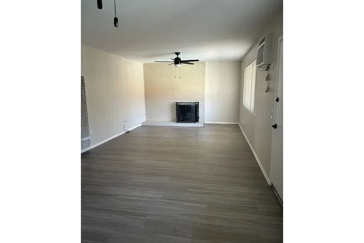 $1650 : Fantastic 2bd 2ba @Riverside image 6