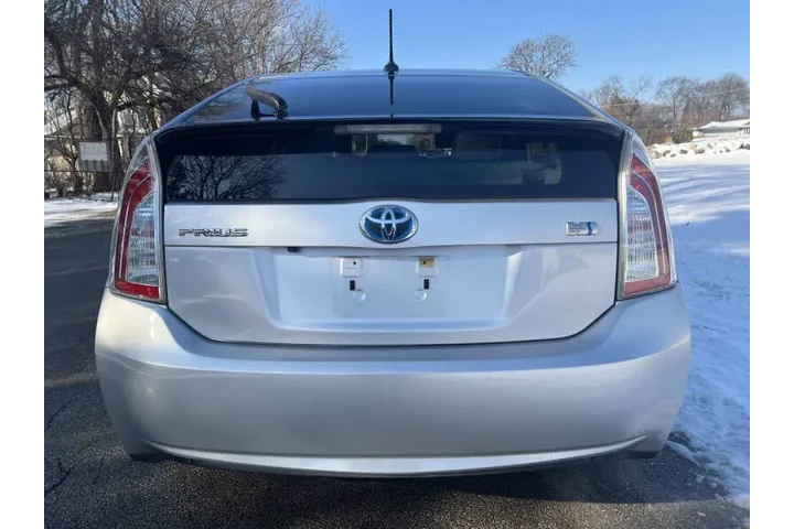 $13997 : 2015 Prius Four image 5