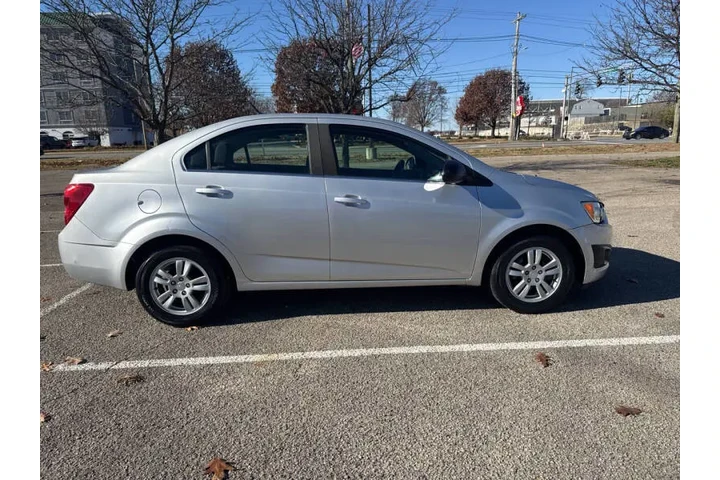 $4495 : 2014 Sonic LT Auto image 7