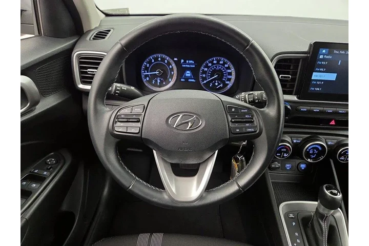 $15998 : Hyundai VENUE 2020 SEL 4dr C image 10