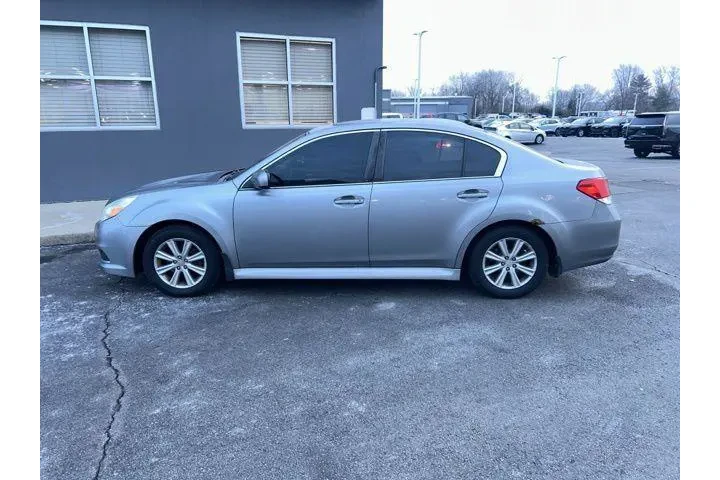 $7995 : Subaru Legacy 2011 AWD 2.5i image 3