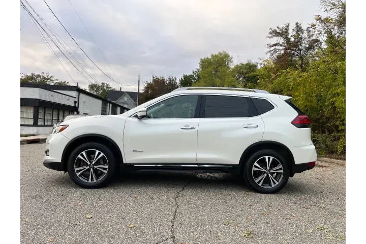 $9600 : 2017 Rogue Hybrid image 4