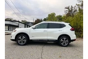 $9600 : 2017 Rogue Hybrid thumbnail