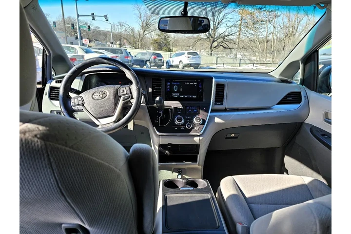 $10900 : 2015 Sienna LE FWD 8-Passenge image 7