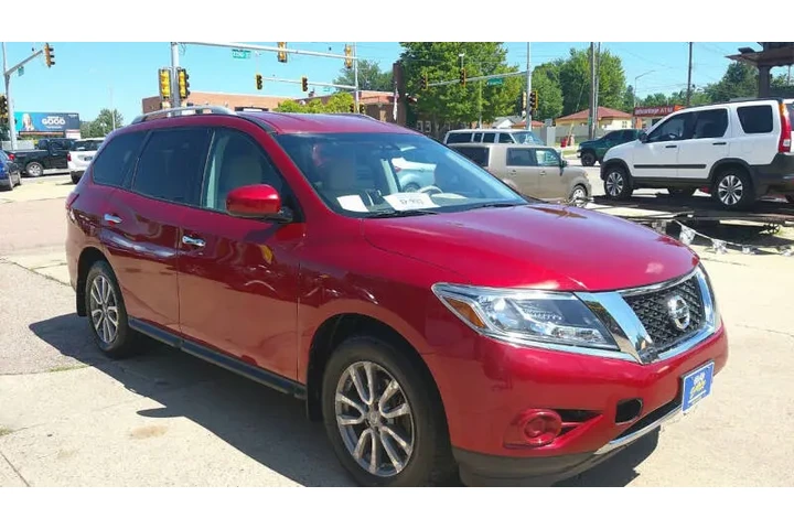 $7599 : 2014 Pathfinder SV image 5