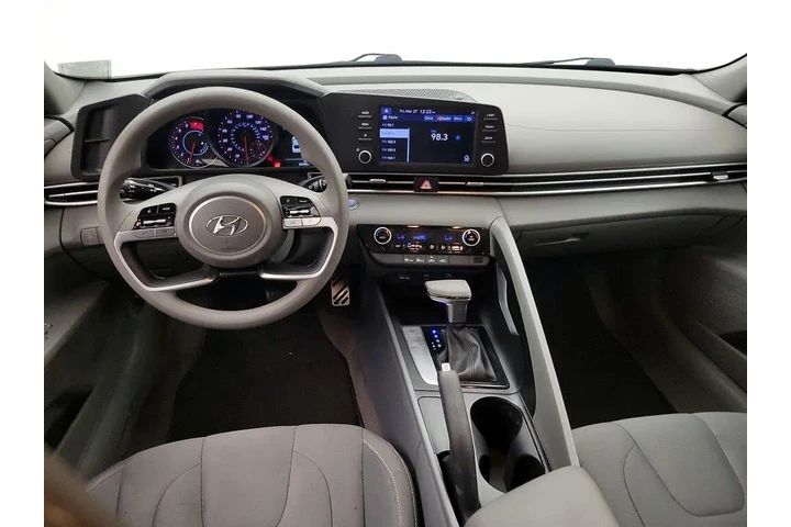 $18998 : Hyundai ELANTRA 2023 SEL 4dr image 9
