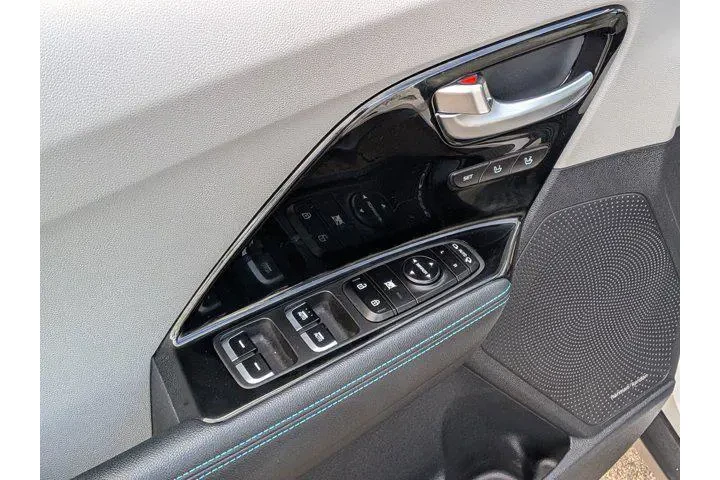 $19995 : Kia Niro 2019 Touring 4dr Cr image 9