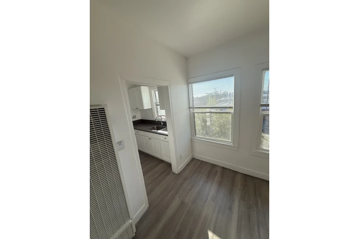 $2400 : Apartamento Grande 2 recamaras image 8