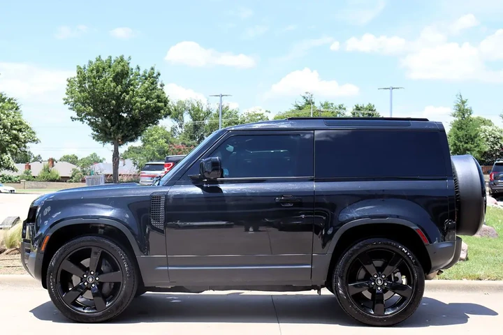 $38998 : 2023 Defender S image 9