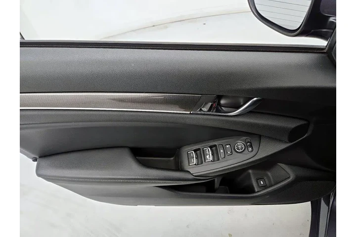 $18998 : Honda Accord 2018 Sport 4dr image 5