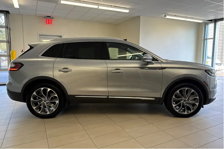 $35806 : Lincoln Nautilus 2023 AWD Re image 3