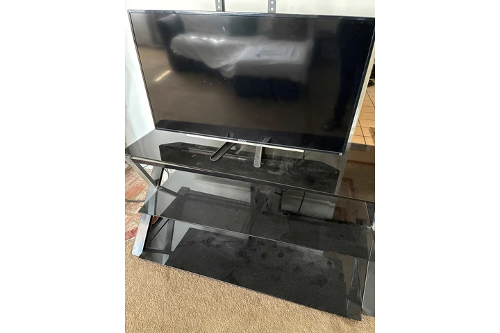 $155 : Television y Stand image 1