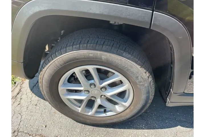 $30899 : Jeep Grand Cherokee L 2024 4 image 9