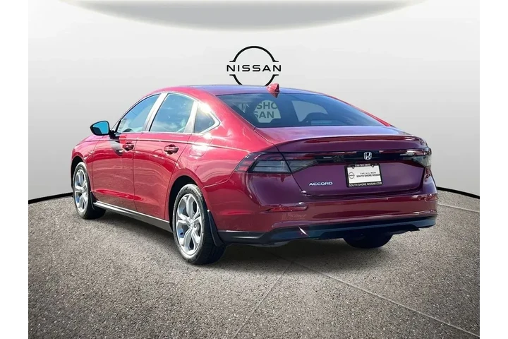 $20825 : Honda Accord 2024 LX 4dr Sed image 8