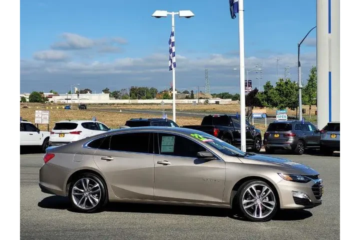 $18900 : Chevrolet Malibu 2022 LT 4dr image 3