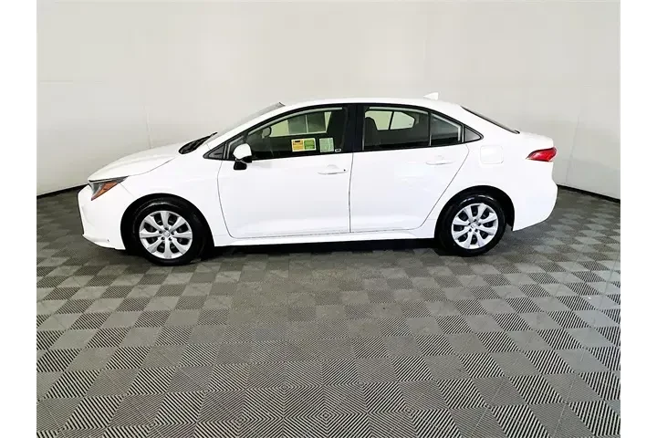 $19500 : Toyota Corolla 2023 LE 4dr S image 4