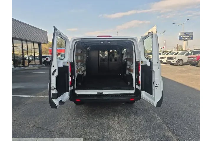 $33988 : Ford Transit 2024 250 3dr SW image 7