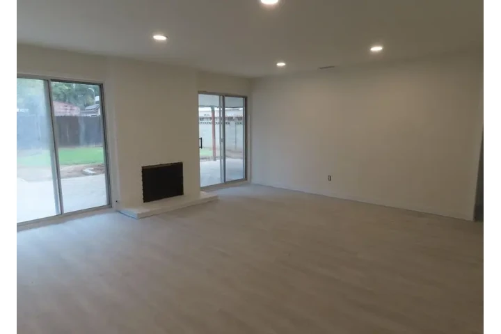 $2570 : Property for rental image 3