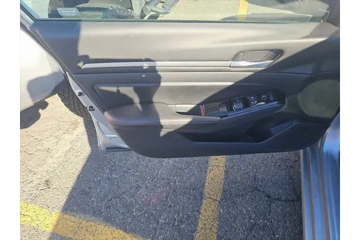 $22527 : Nissan Altima 2024 2.5 SR 4d image 9