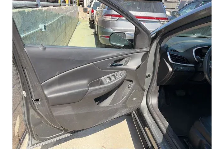 $12600 : Chevrolet Volt 2017 LT 4dr H image 6