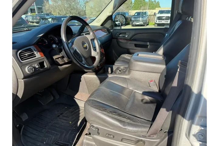 $12500 : Chevrolet Suburban 2014 4x2 image 10