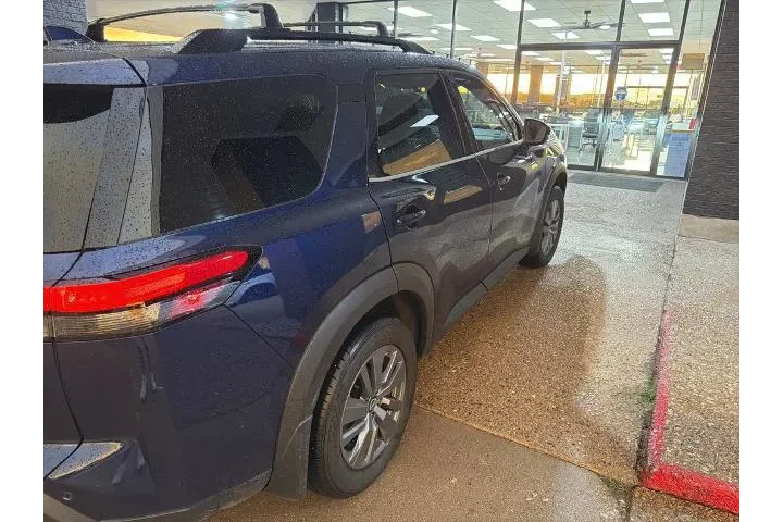 $33875 : Nissan Pathfinder 2025 SV 4d image 4