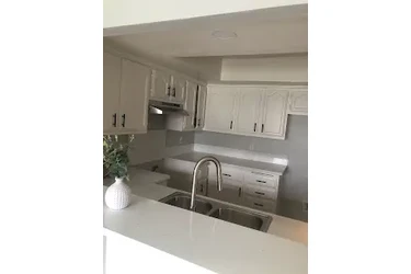SE RENTA TIPO TOWN HOME- 3 REC en Los Angeles