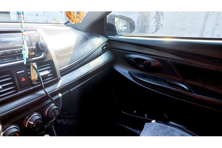 $9400 : Toyota Yaris 2014 image 8