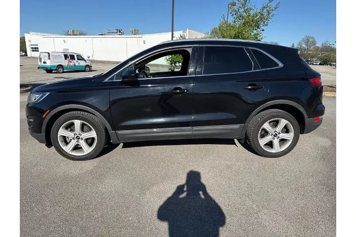 $12835 : Lincoln MKC 2017 Premiere 4d image 9