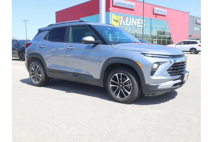 $23777 : Chevrolet Trailblazer 2025 L image 2