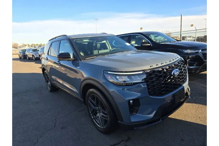 $31999 : Ford Explorer 2025 ST-Line 4 image 3