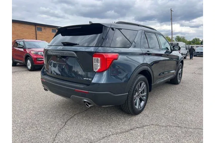 $27791 : Ford Explorer 2022 AWD XLT 4 image 4