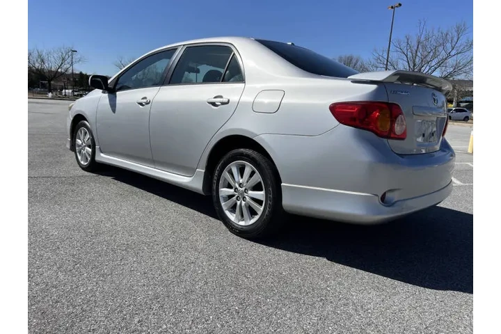 $7900 : 2010 Corolla S image 9