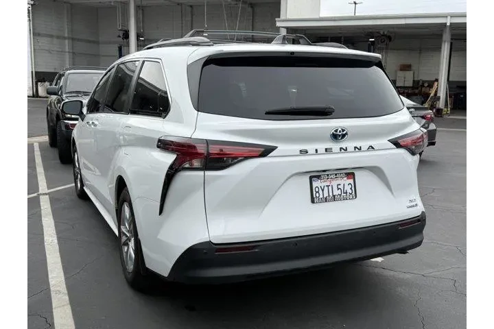 $37544 : Toyota Sienna 2022 XLE 8-Pas image 3