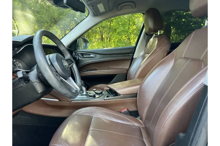 $19997 : 2019 Alfa Romeo Stelvio image 9