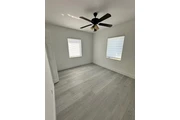 $700 : Beautiful Home...Miami, FL thumbnail